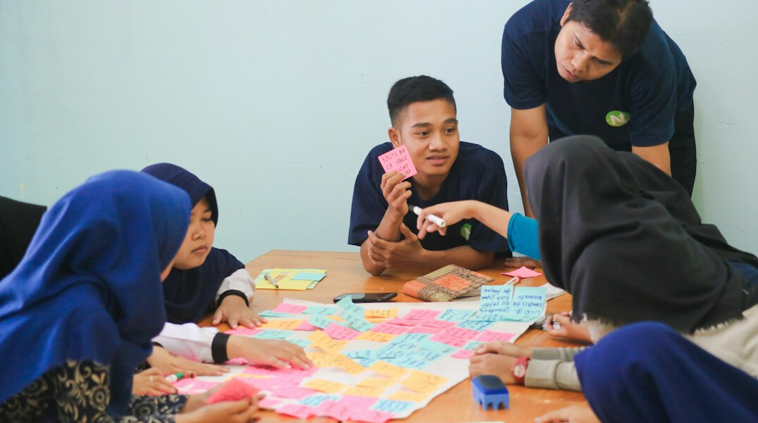 group discussion meeting